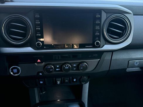 Used 2021 Toyota Tacoma TRD Sport image 27