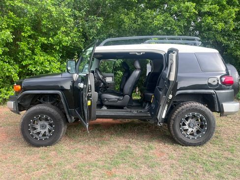 Used 2007 Toyota FJ Cruiser 4WD image 13