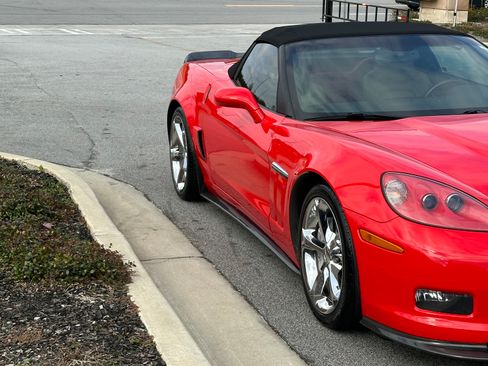 Used 2012 Chevrolet Corvette Grand Sport w/ 3LT Preferred Equipment Group image 8