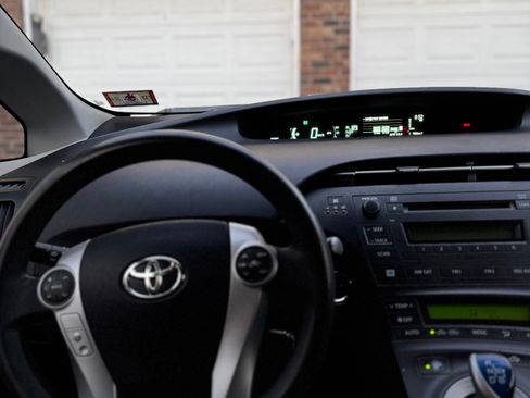 Used 2011 Toyota Prius Three FWD image 6