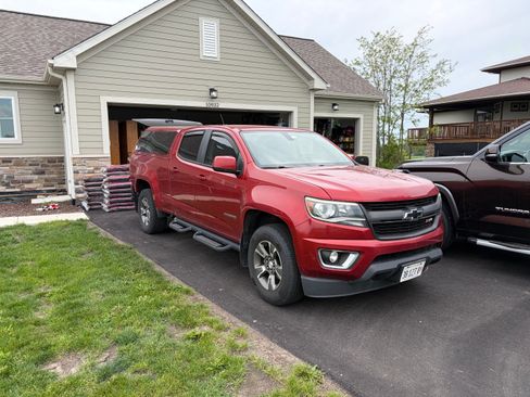 Used 2015 Chevrolet Colorado Z71 RWD image 2