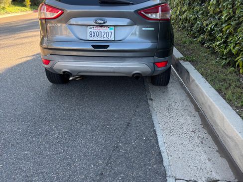 Used 2014 Ford Escape SE image 2