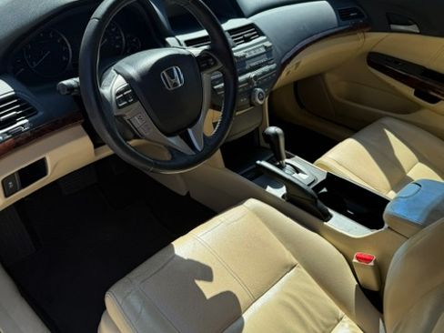 Used 2010 Honda Crosstour EX-L image 11