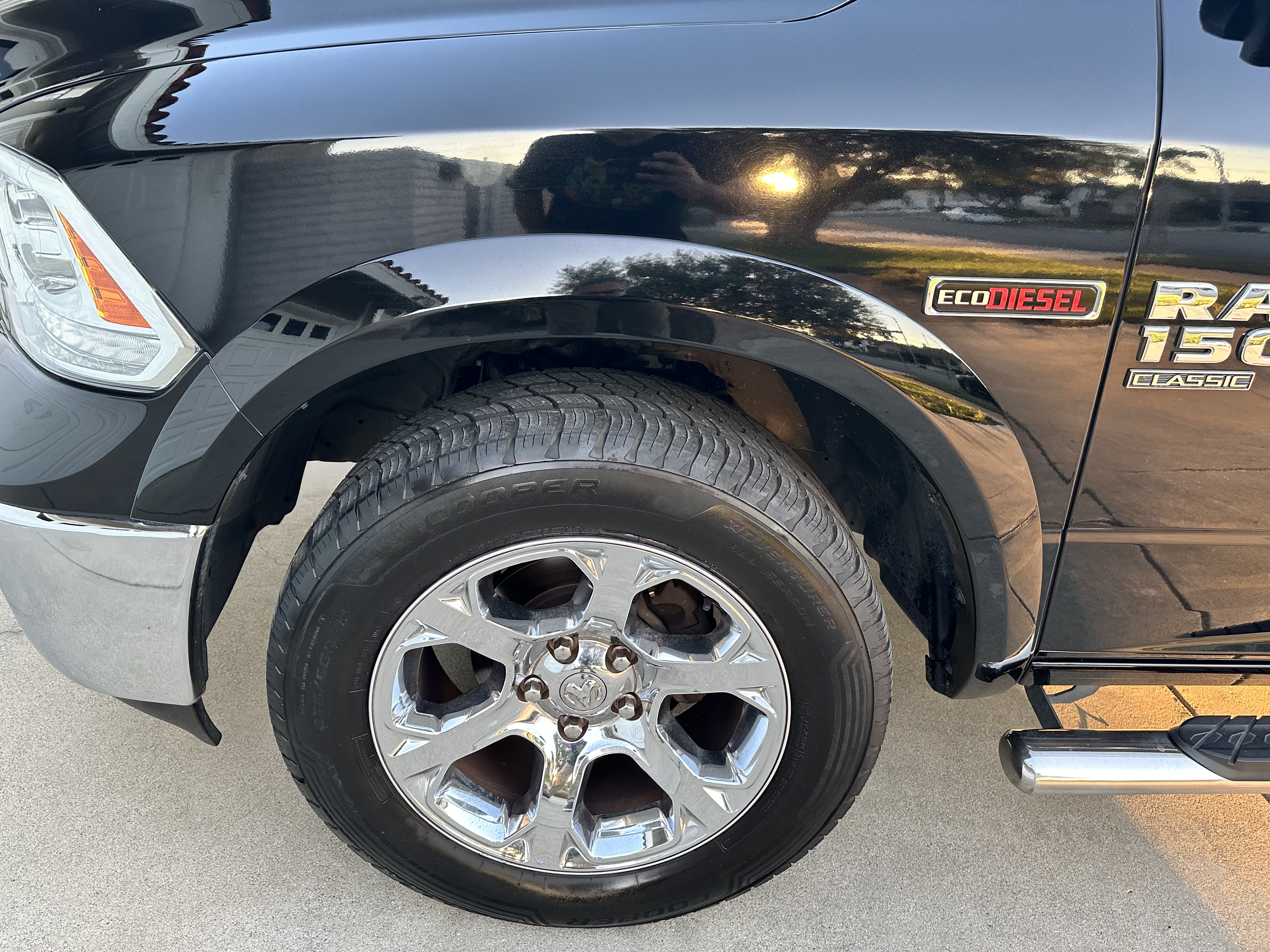Used 2019 RAM 1500 Laramie RWD image 10