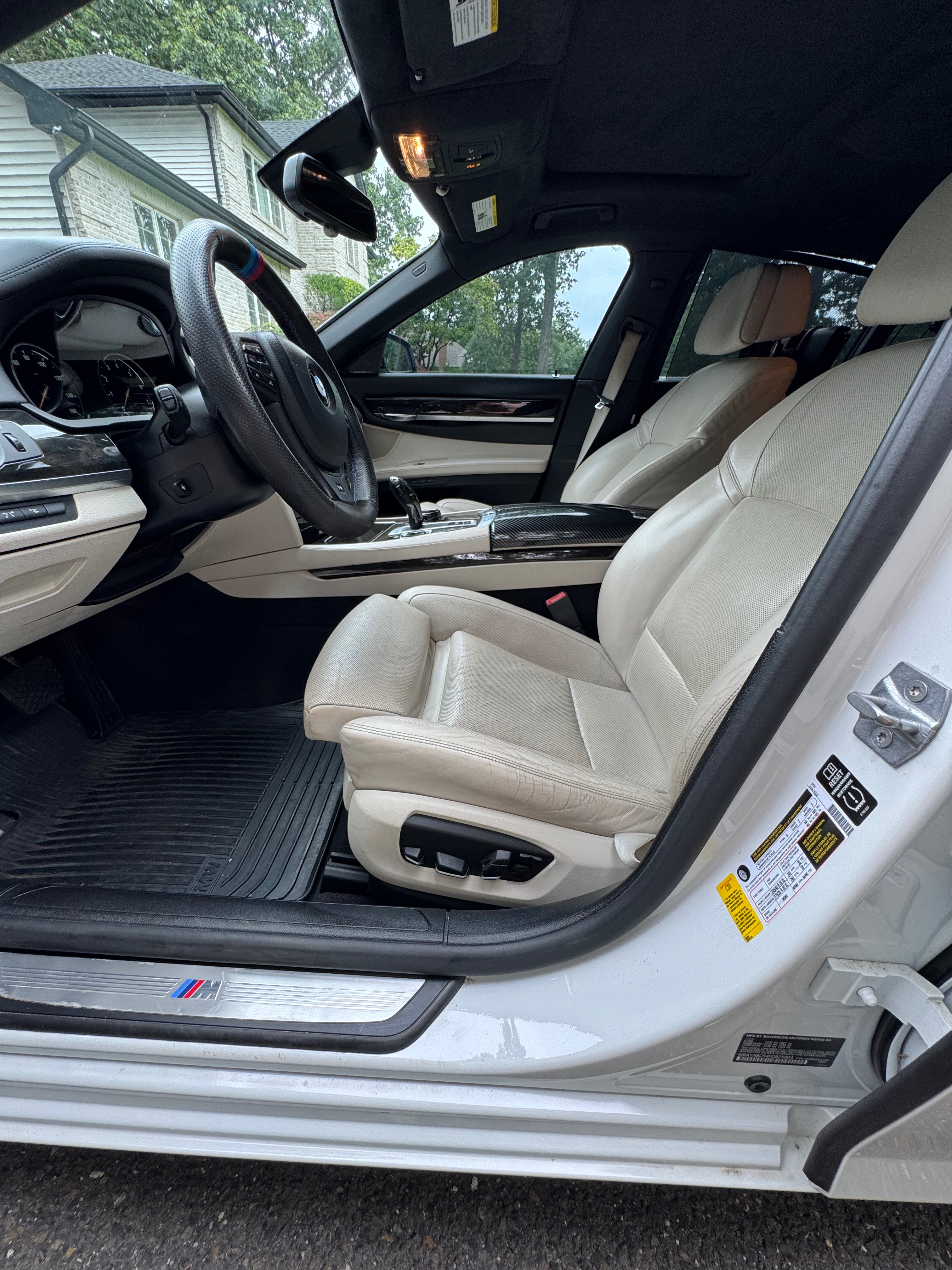 Used 2015 BMW 750i RWD image 9