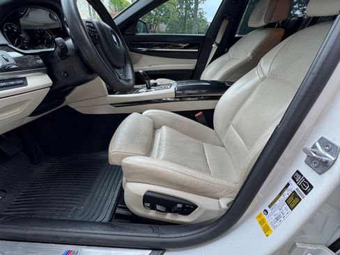 Used 2015 BMW 750i RWD image 9
