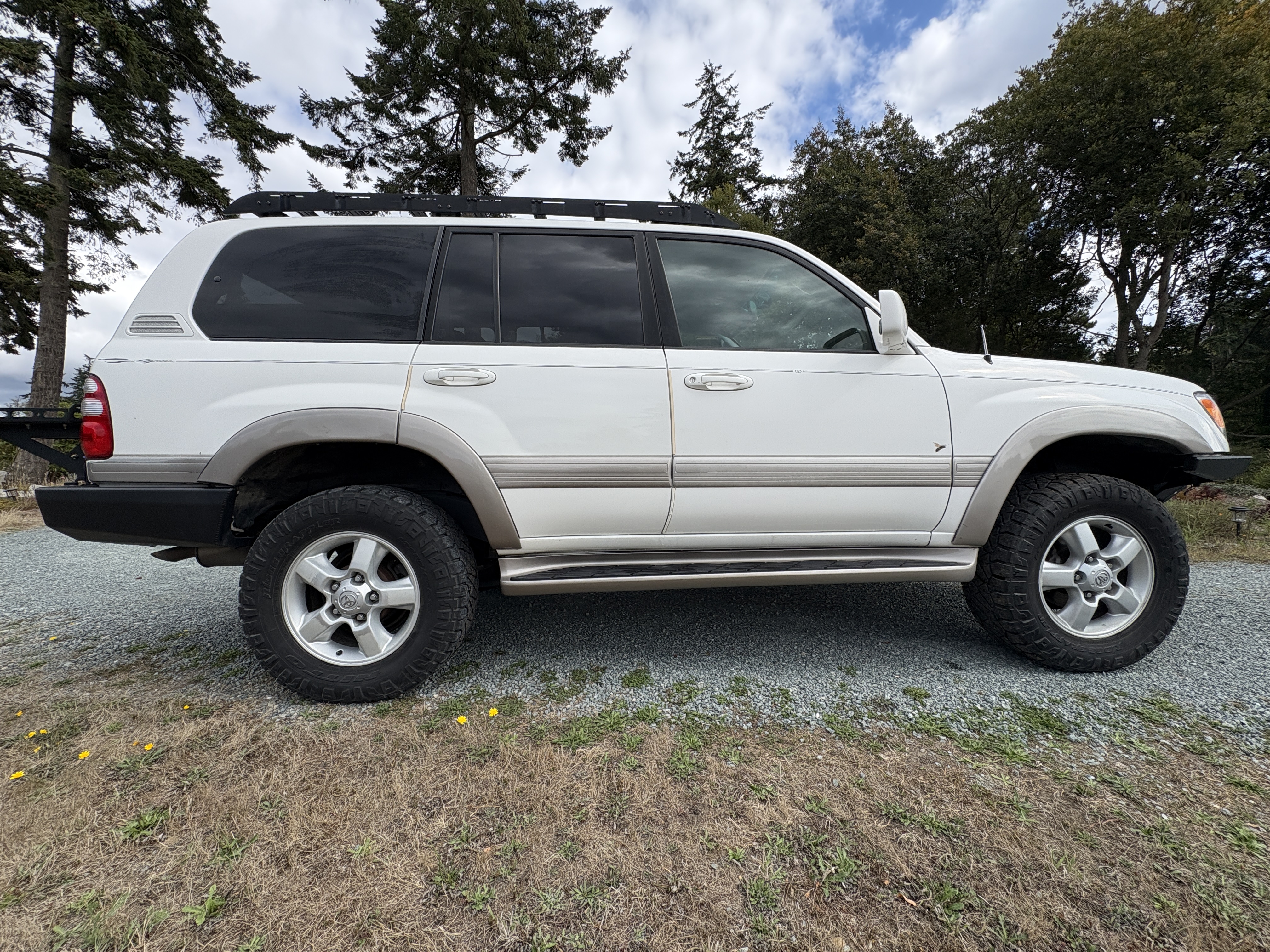 Used 2004 Toyota Land Cruiser AWD/4WD image 8