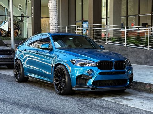 Used 2017 BMW X6 M image 9
