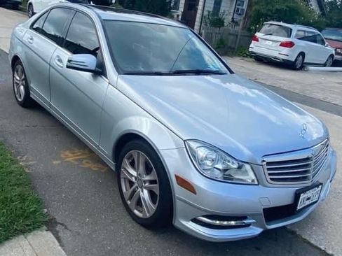 Used 2014 Mercedes-Benz C 300 4MATIC Sedan image 8