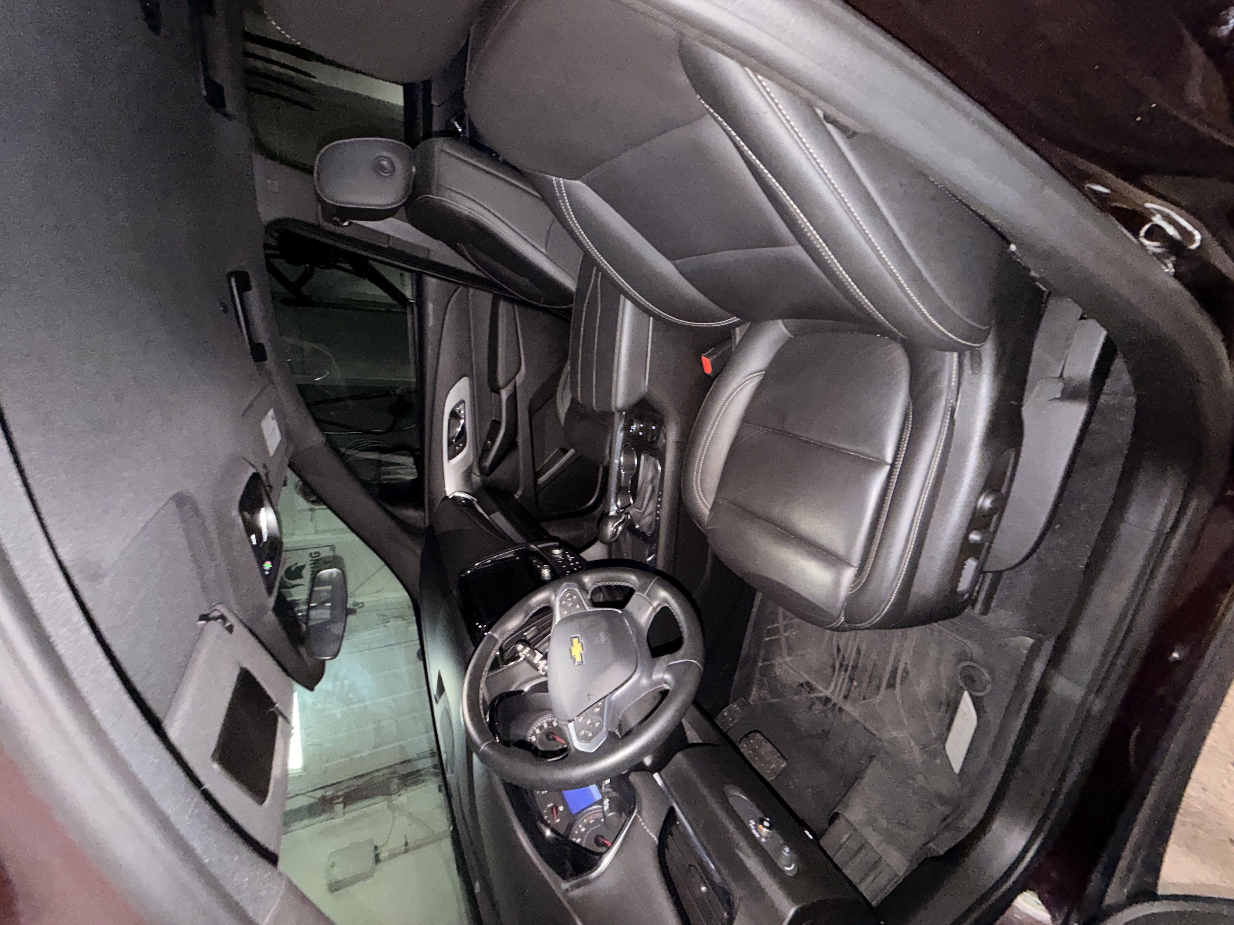 Used 2023 Chevrolet Traverse LT FWD image 9