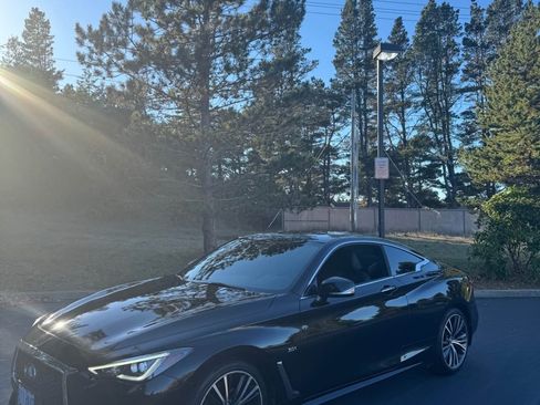 Used 2017 INFINITI Q60 3.0t w/ Premium Plus Package 3.0T image 12