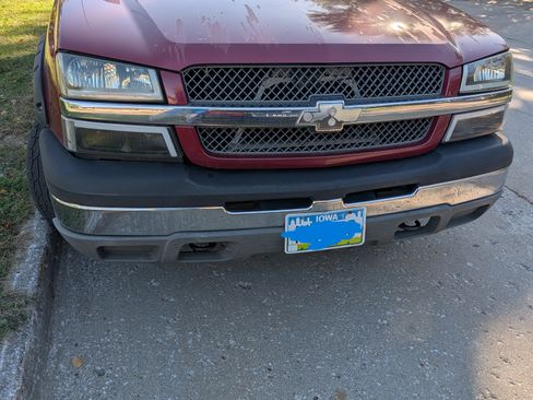 Used 2004 Chevrolet Silverado 1500 LS image 2