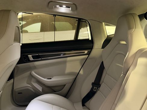 Used 2019 Porsche Panamera Turbo image 8