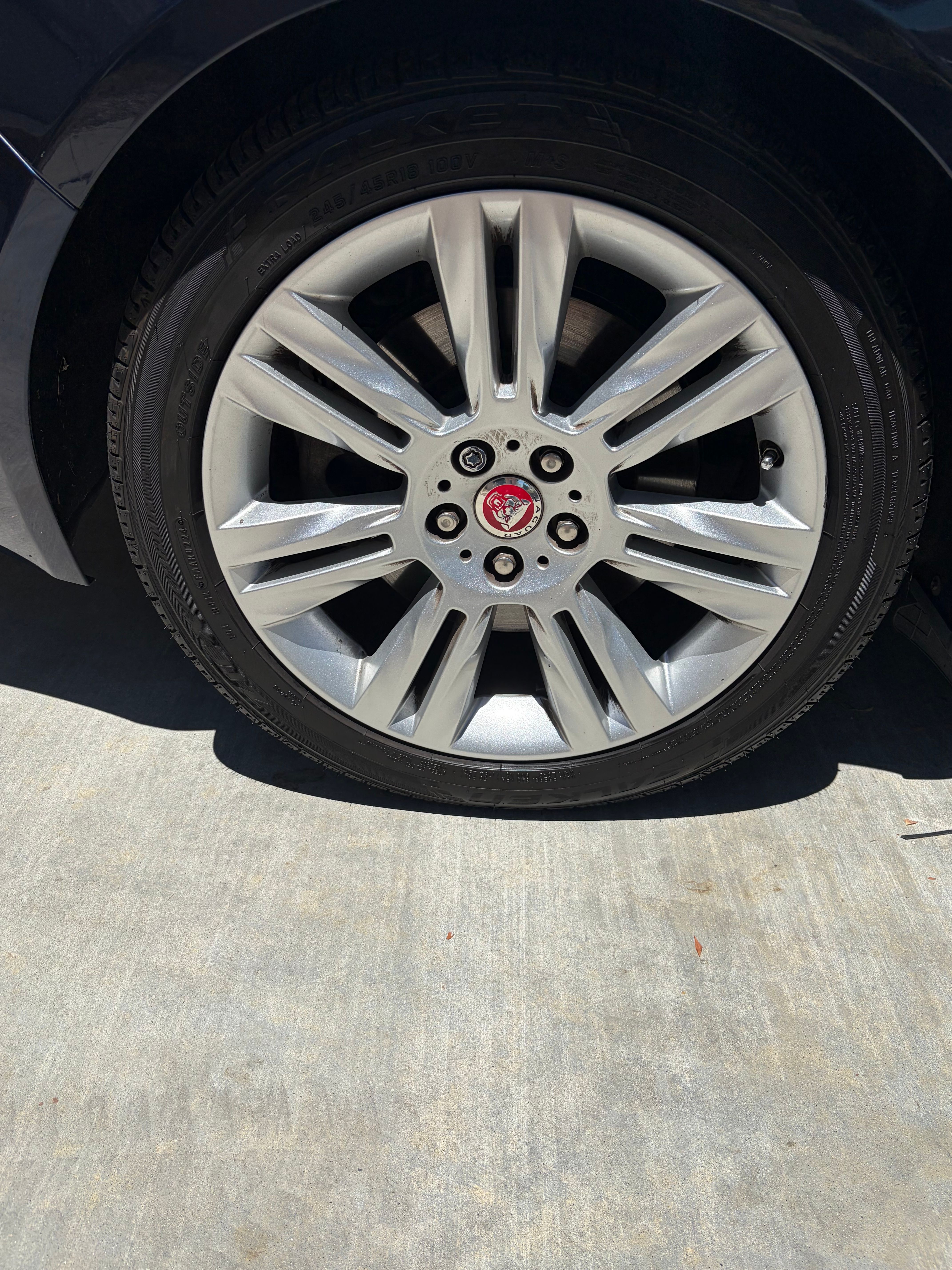 Used 2017 Jaguar XF Premium RWD image 9