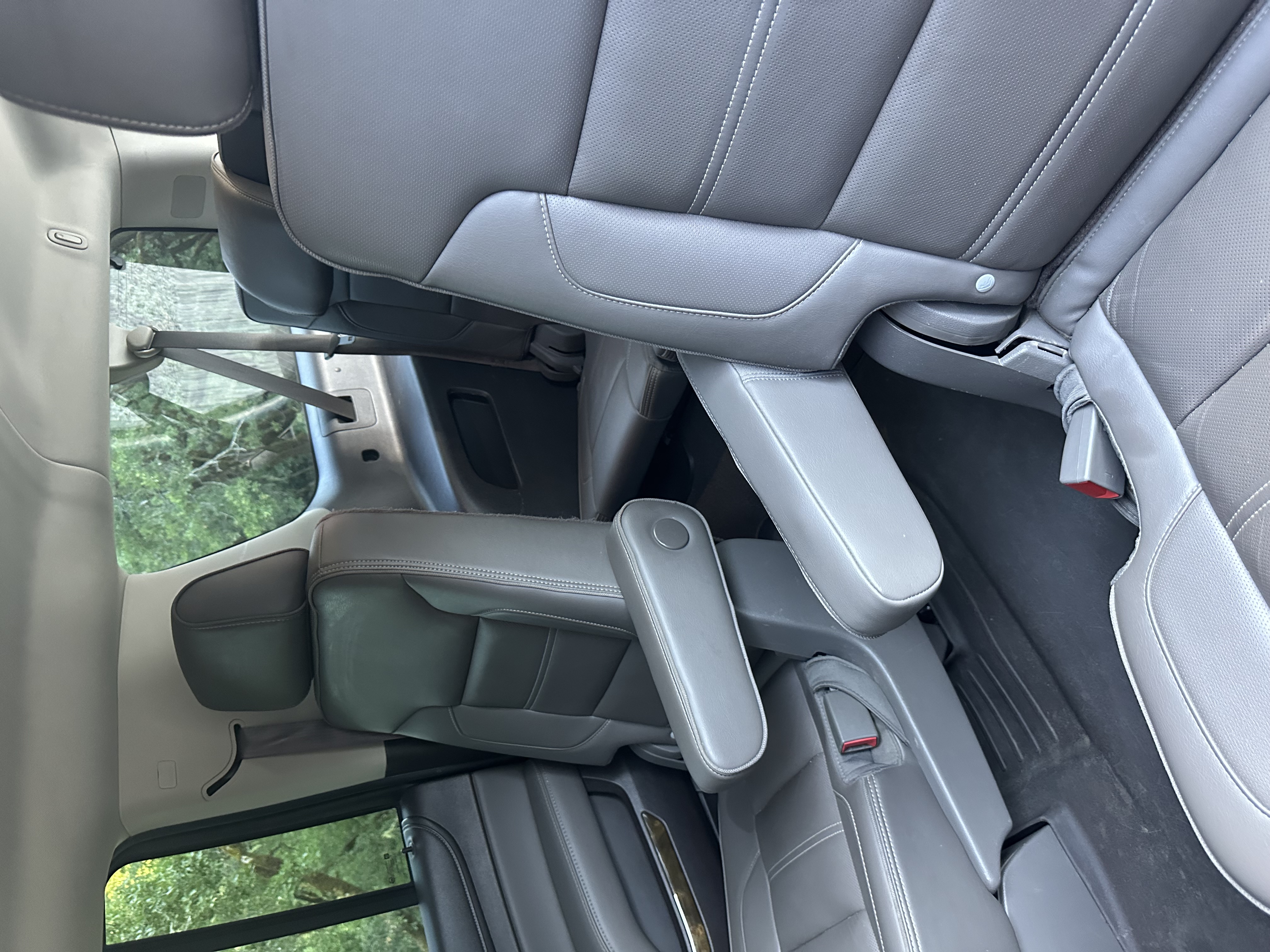 Used 2016 GMC Yukon XL Denali w/ Open Road Package AWD/4WD image 13
