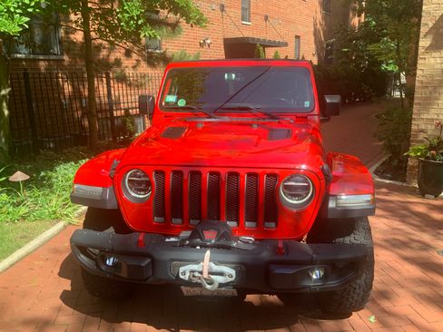 Used 2018 Jeep Wrangler Unlimited Rubicon AWD/4WD image 2