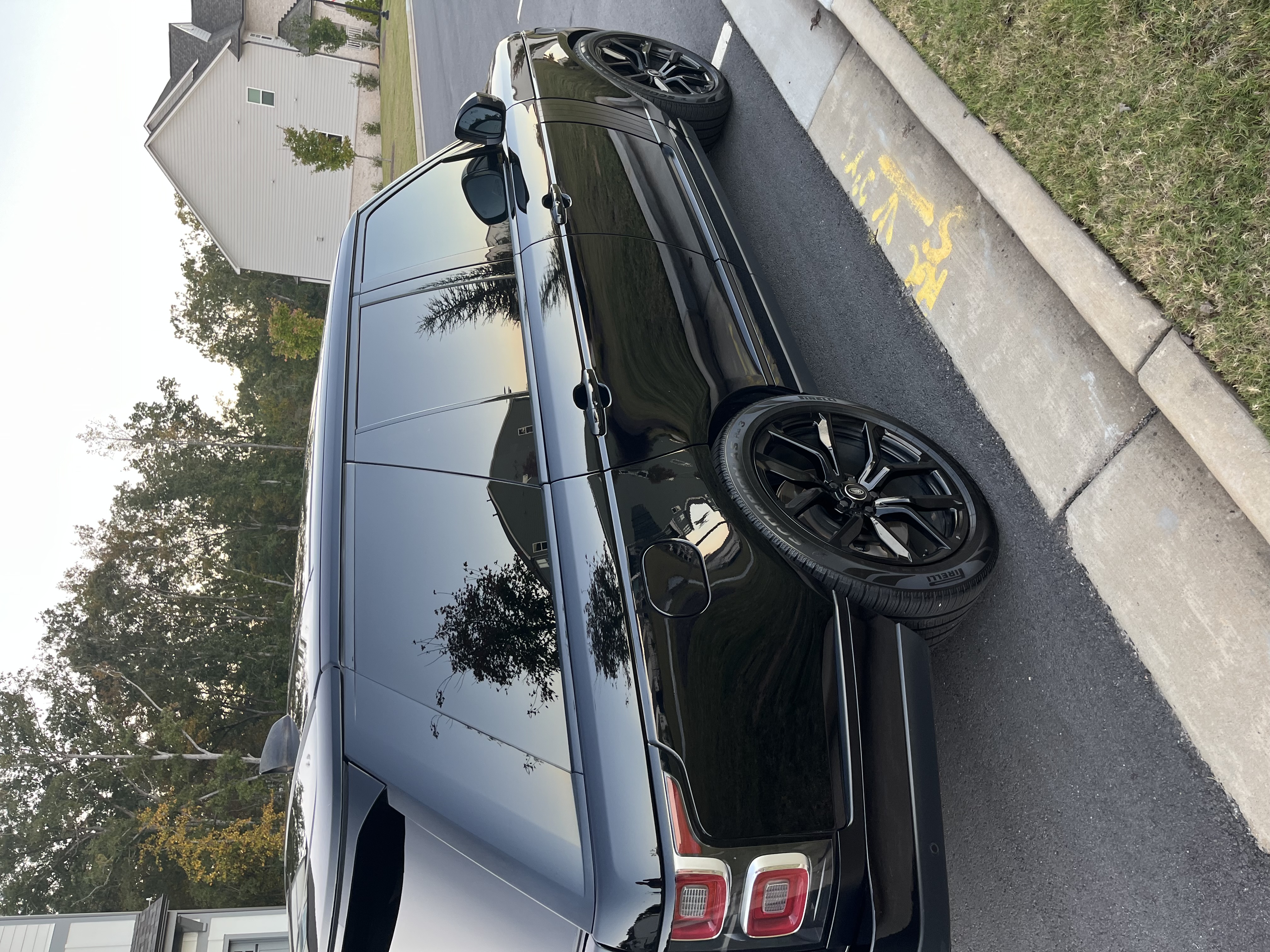 Used 2019 Land Rover Range Rover HSE AWD/4WD image 1