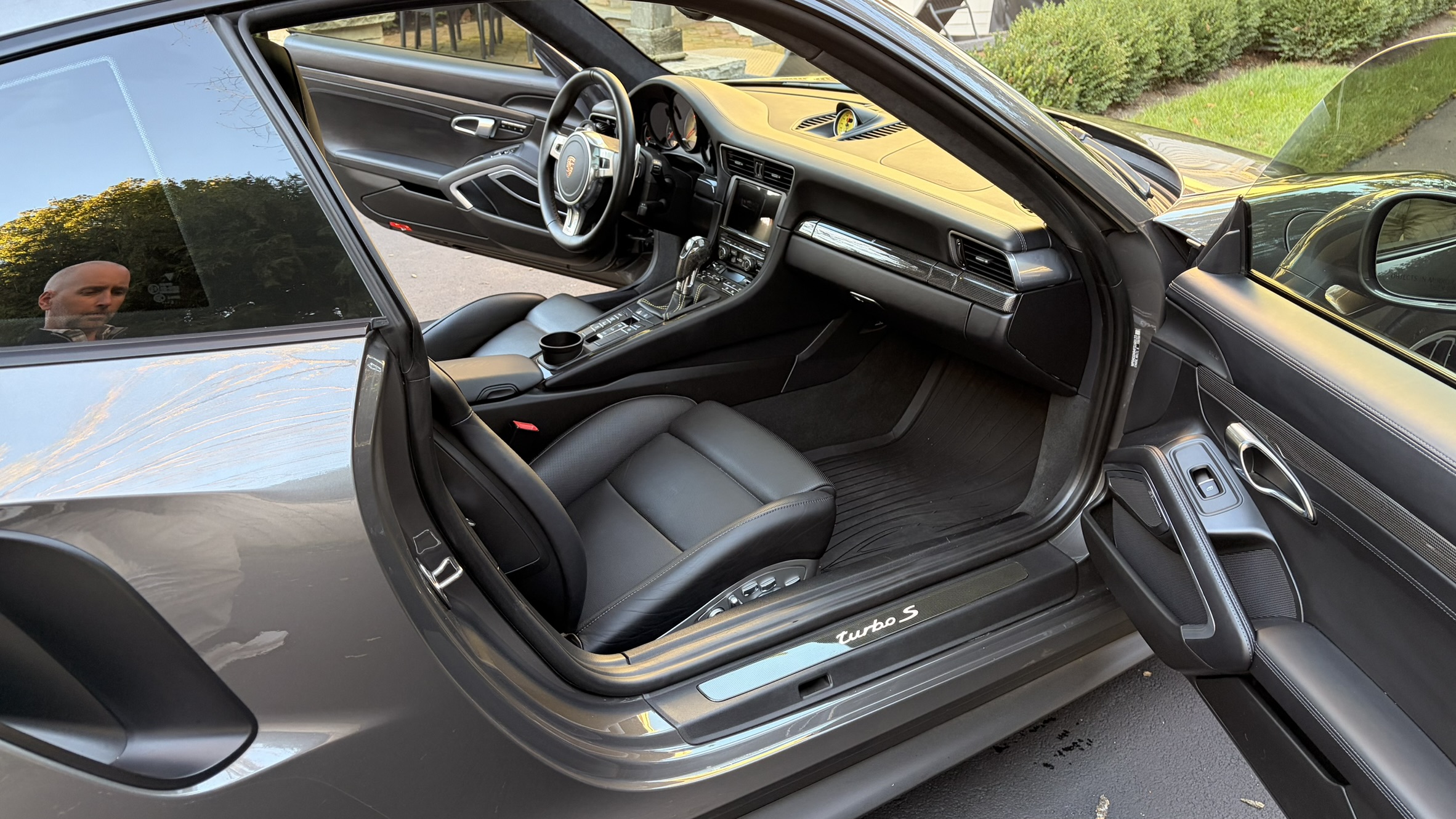 Used 2015 Porsche 911 Turbo S AWD/4WD image 17