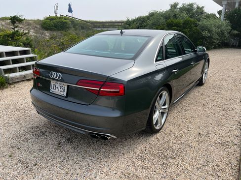 Used 2015 Audi S8 image 24