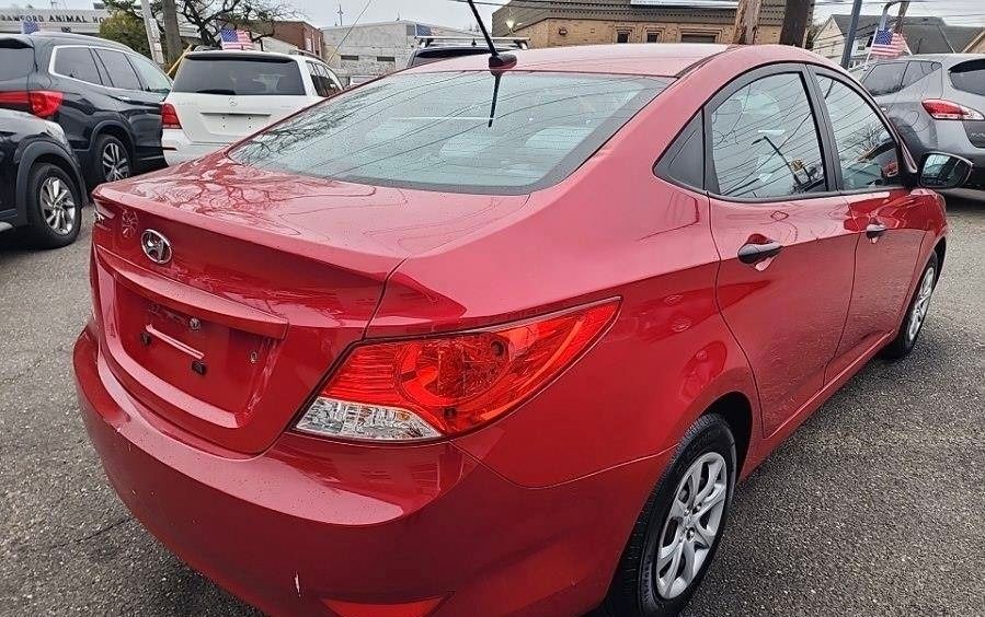 Used 2012 Hyundai Accent GLS FWD image 6