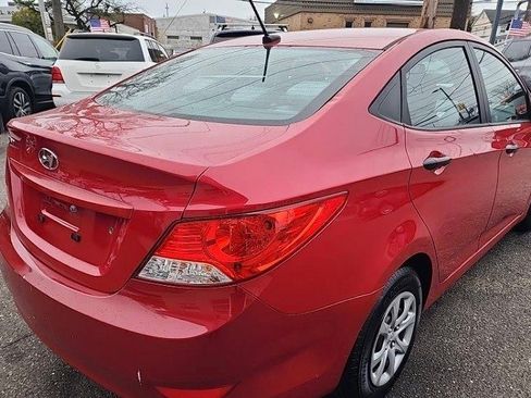 Used 2012 Hyundai Accent GLS FWD image 6