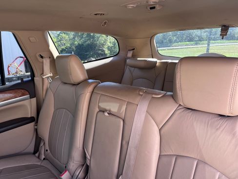 Used 2008 Buick Enclave CXL w/ Driver Confidence Package image 19