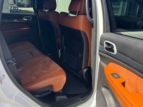 Used 2018 Jeep Grand Cherokee SRT AWD/4WD image 13