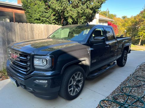 Used 2018 GMC Sierra 1500 SLT w/ All Terrain Package image 1