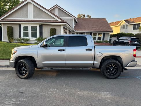 Used 2014 Toyota Tundra Limited w/ Limited Premium Package AWD/4WD image 1