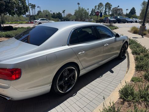 Used 2014 Bentley Flying Spur W12 image 8