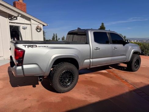 Used 2019 Toyota Tacoma TRD Sport image 13