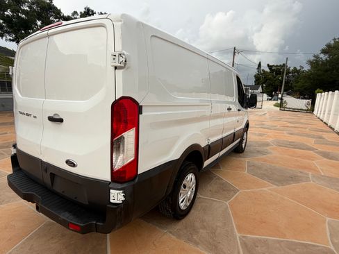 Used 2015 Ford Transit 250 130 Low Roof RWD image 2