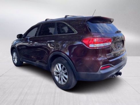 Used 2016 Kia Sorento LX Sport Utility 4D image 12