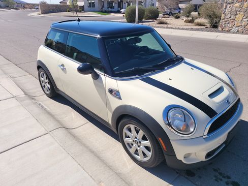 Used 2012 MINI Cooper S image 2