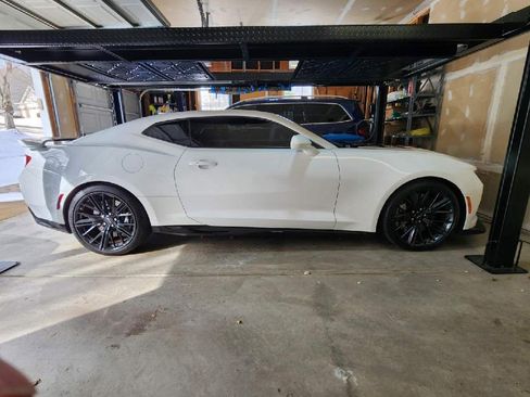 Used 2018 Chevrolet Camaro ZL1 image 11