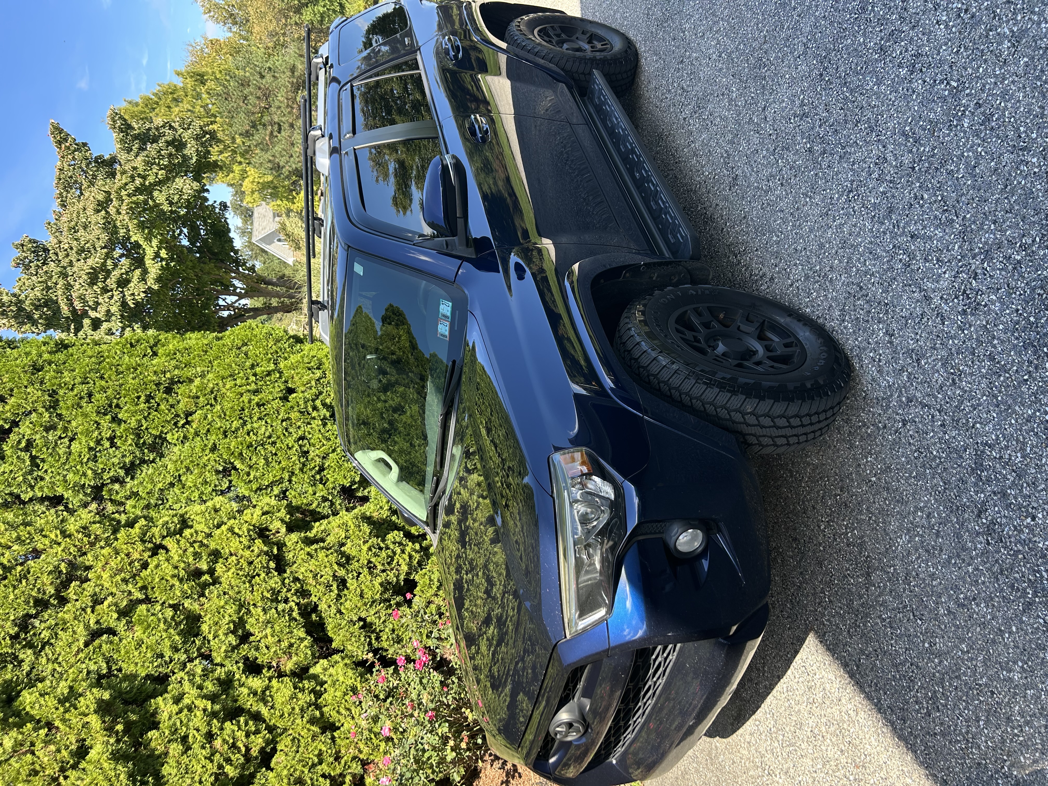 Used 2017 Toyota 4Runner SR5 Premium AWD/4WD image 1