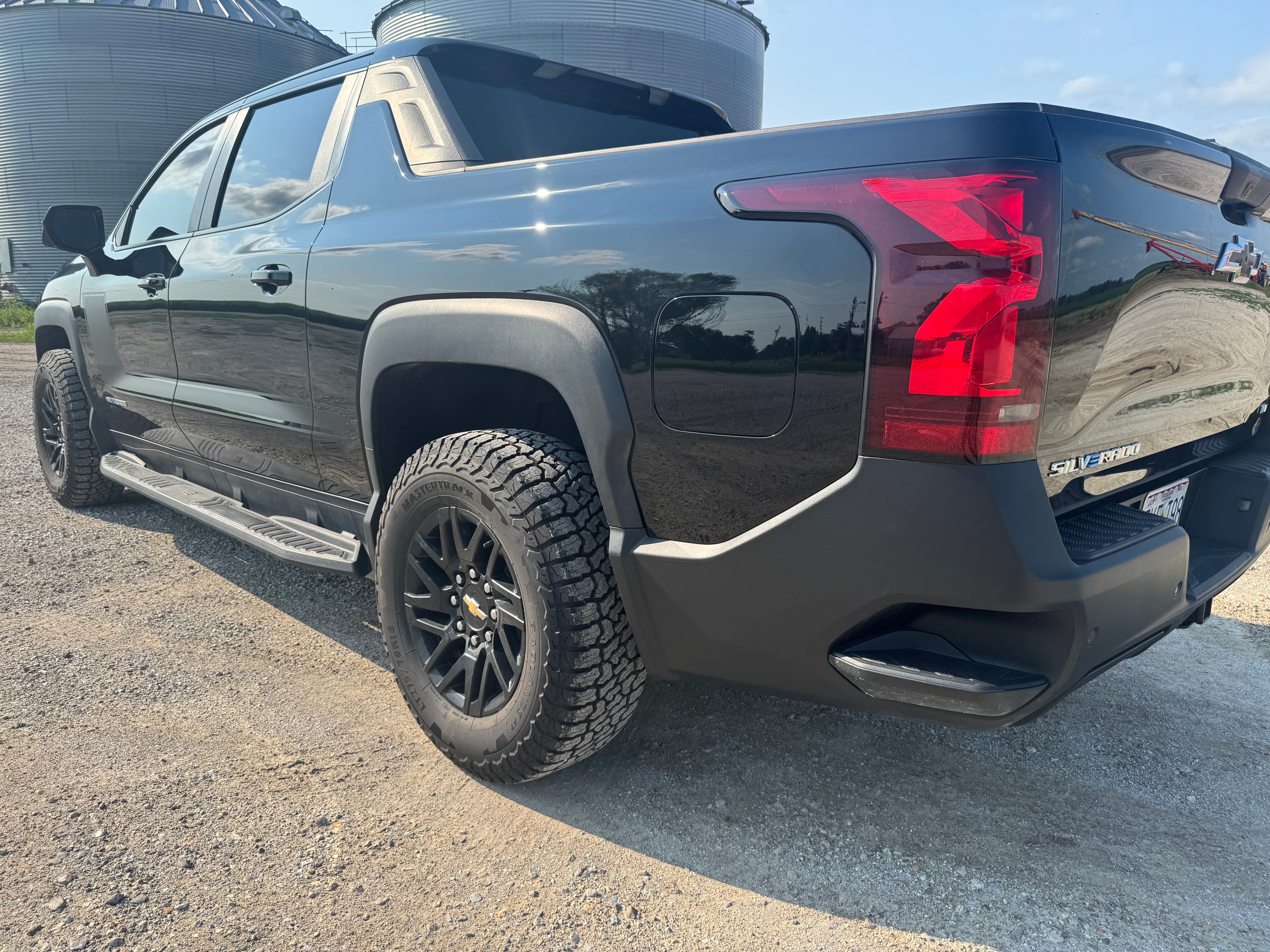Used 2024 Chevrolet Silverado EV W/T AWD/4WD image 4