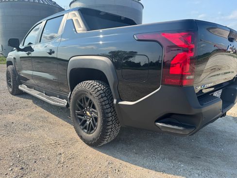 Used 2024 Chevrolet Silverado EV W/T AWD/4WD image 4