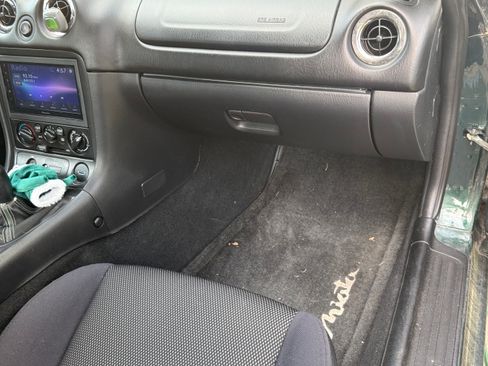 Used 2002 MAZDA MX-5 Miata LS RWD image 5