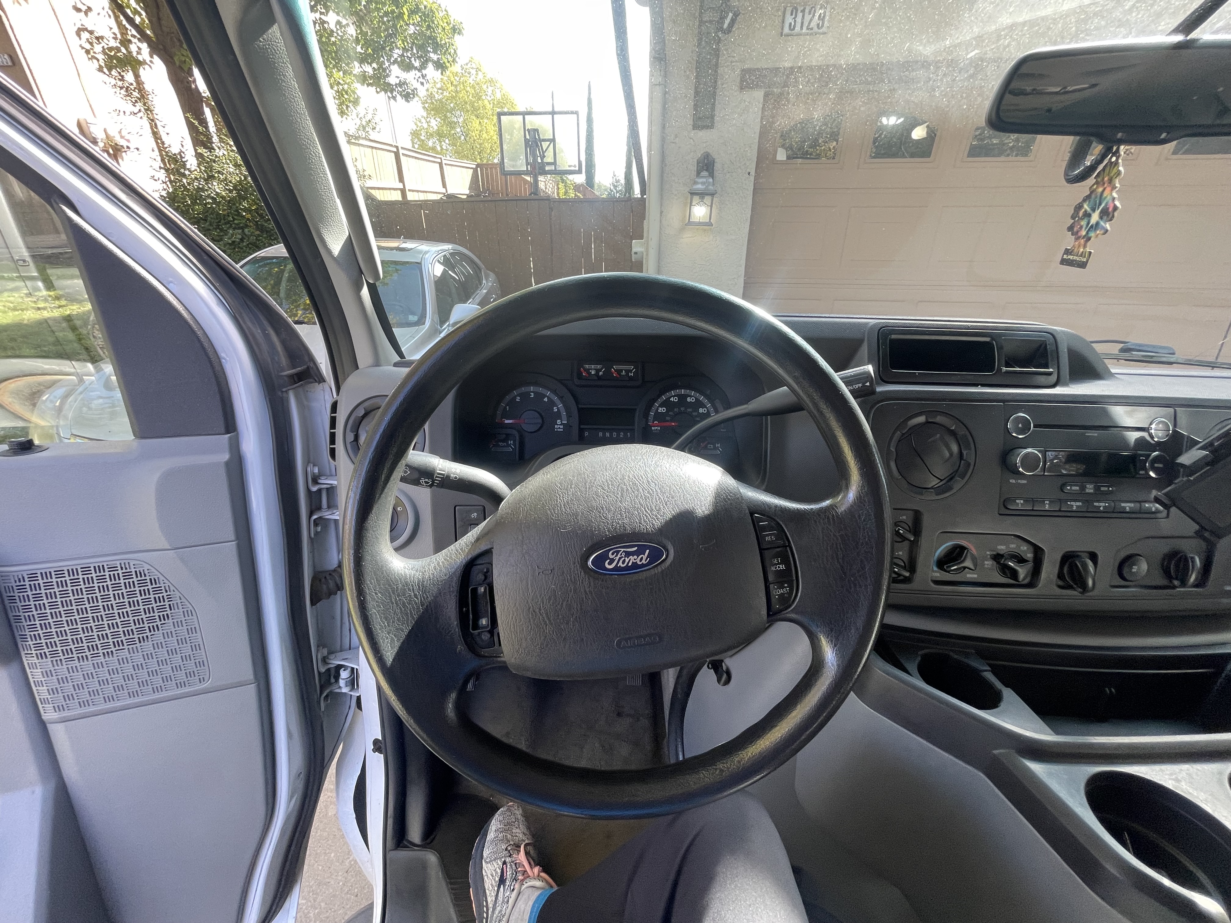 Used 2014 Ford E-350 and Econoline 350 XLT RWD image 12