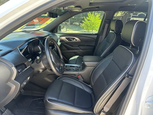 Used 2022 Chevrolet Traverse Premier w/ Redline Edition AWD/4WD image 2