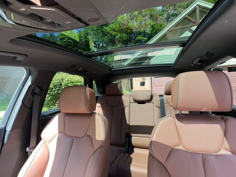 Used 2022 Audi Q5 2.0T Prestige w/ Prestige Package image 6