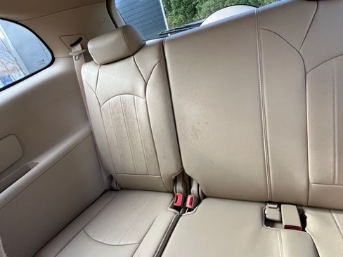 Used 2011 Buick Enclave CXL w/ Trailering Provision Package FWD image 27