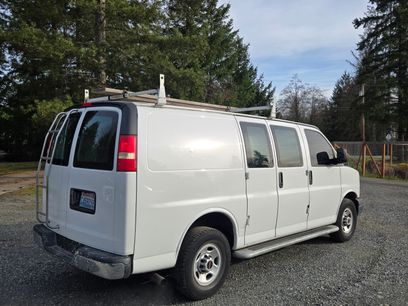 Used 2014 GMC Savana 2500 Van 3D