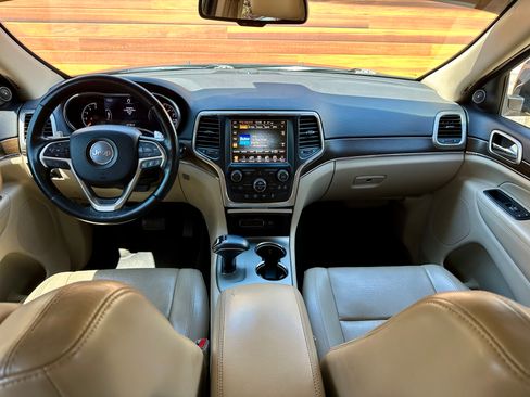 Used 2015 Jeep Grand Cherokee Limited w/ Luxury Group II AWD/4WD image 11
