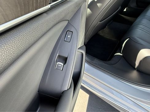 Used 2022 Honda Accord Touring image 13
