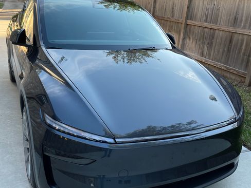 Used 2026 Tesla Model Y Premium Sport Utility 4D image 2