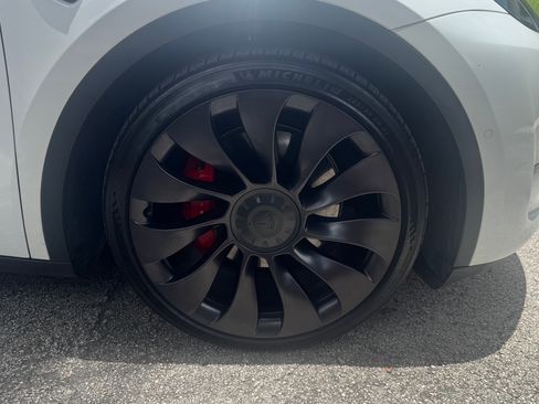 Used 2021 Tesla Model Y Performance AWD/4WD image 34