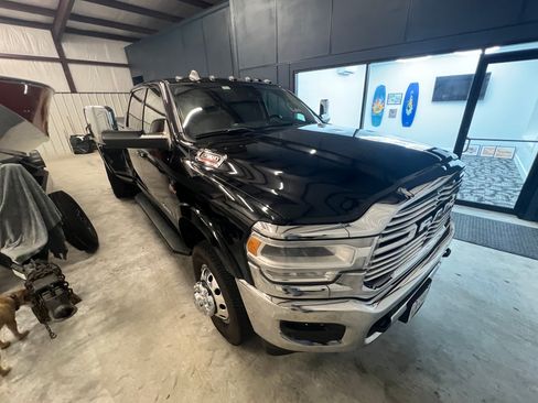 Used 2019 RAM 3500 Laramie image 13
