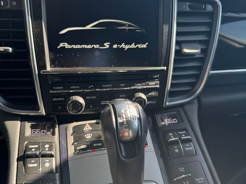 Used 2016 Porsche Panamera S image 17
